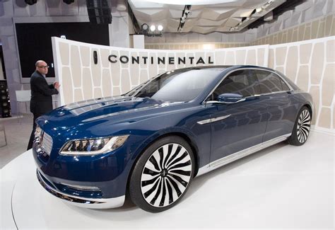 photo of Lincoln Continental car production