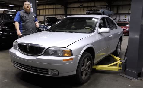 photo of Lincoln Ls car production