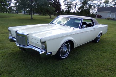 photo of Lincoln Mark iii car production