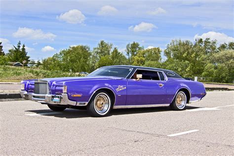 photo of Lincoln Mark iv car production