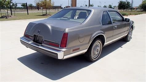 Lincoln Mark vii 1987 photo