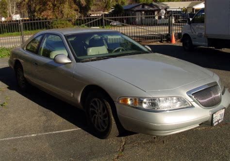 Lincoln Mark viii 1998 photo