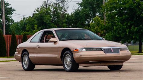 photo of Lincoln Mark viii car production