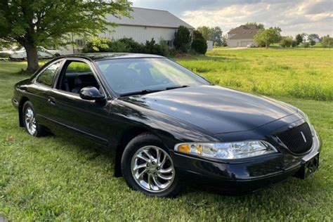 Lincoln Mark viii photo