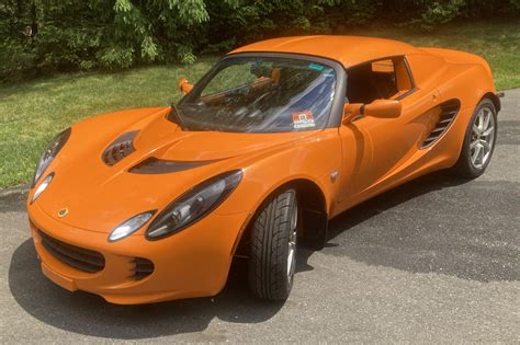 Lotus Elise 2005 photo