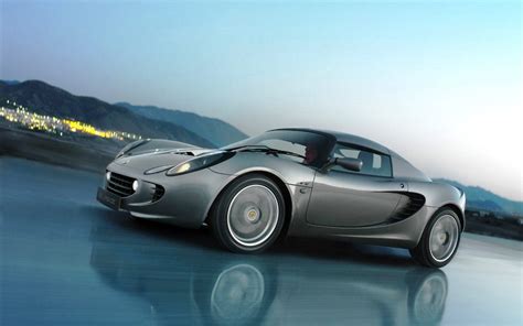 photo of Lotus Elise car production