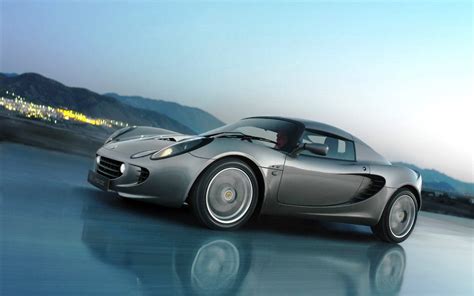 photo of Lotus Elise car production