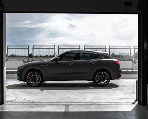 Maserati Levante 2018 photo