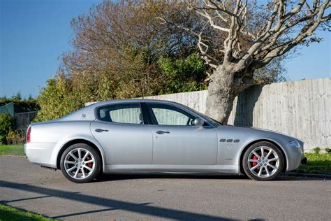 Maserati Quattroporte 2005 photo