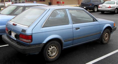 Mazda 323 1989 photo