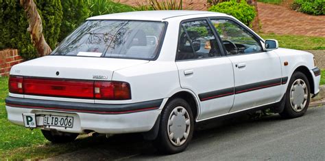 Mazda 323 1990 photo