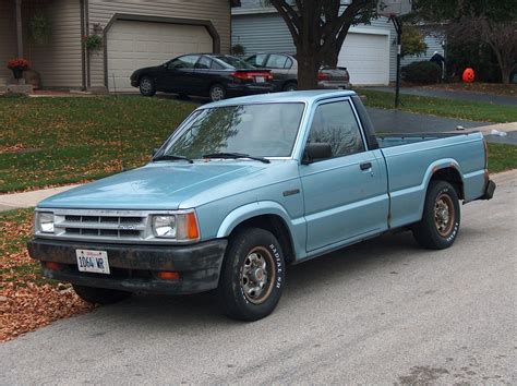 Mazda B2000 1986 photo