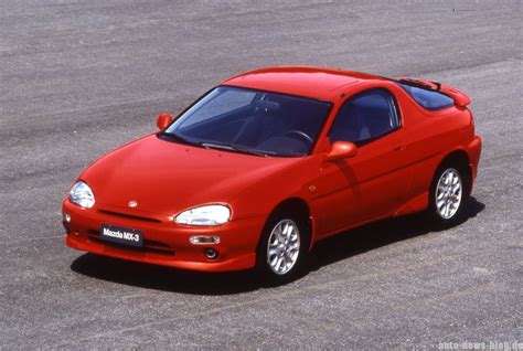 Mazda Mx-3 1996 photo