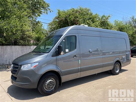 photo of Mercedes-benz Sprinter 4500 car production