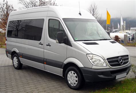 Mercedes-benz Sprinter 906 photo