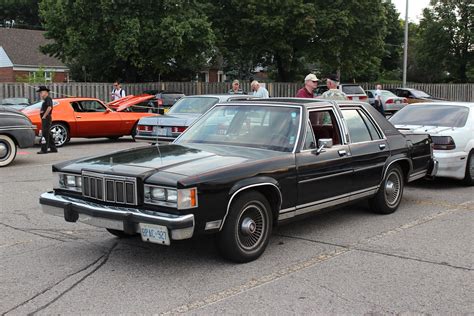 Mercury Grand marquis 1983 photo