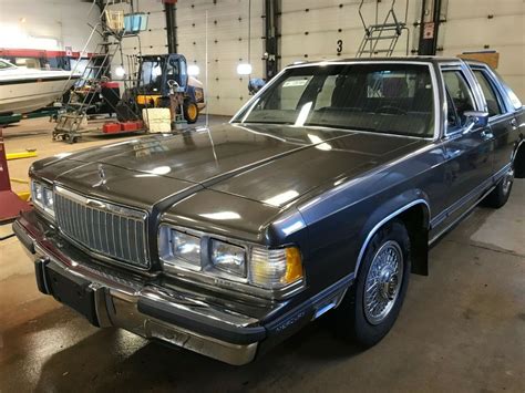 Mercury Marquis 1988 photo