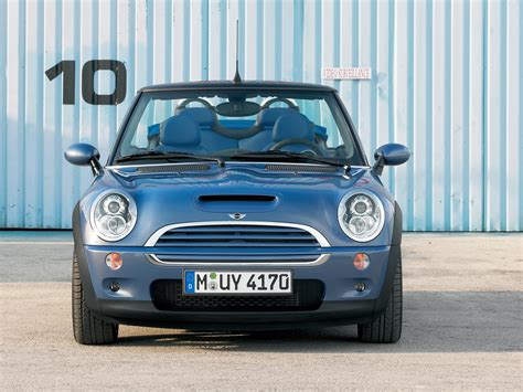 Mini Cooper convertible 2005 photo