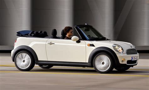 Mini Cooper convertible 2009 photo