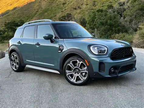 Mini Cooper countryman photo