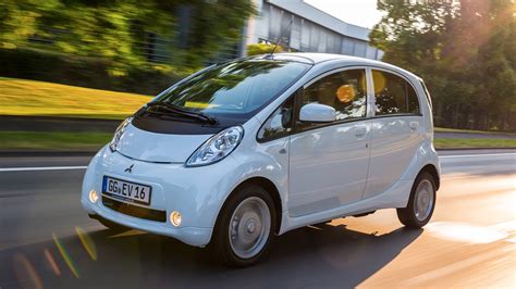 photo of Mitsubishi I-miev car production