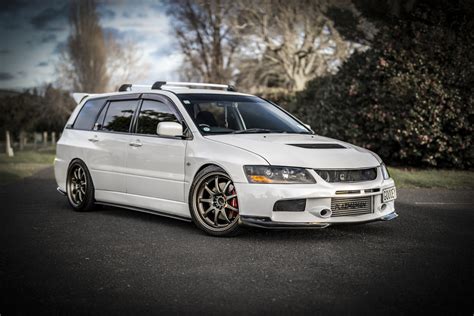 photo of Mitsubishi Lancer wagon car production