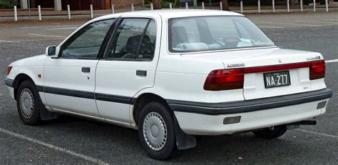 Mitsubishi Mirage 1990 photo