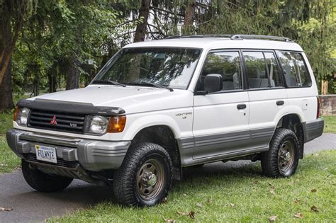 Mitsubishi Montero 1995 photo