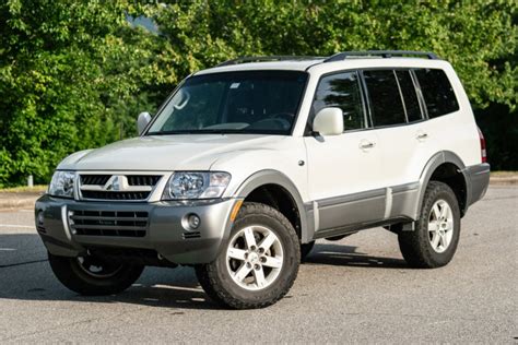 Mitsubishi Montero 2006 photo