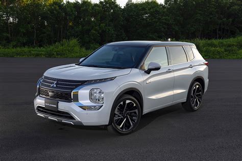 photo of Mitsubishi Outlander phev car production