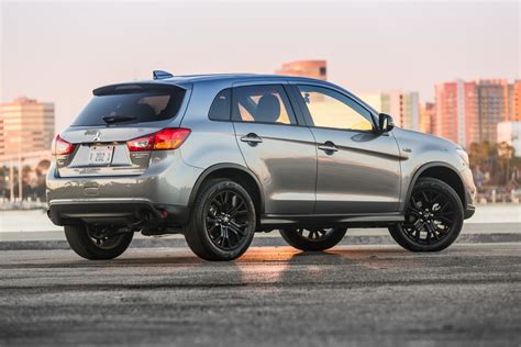 Mitsubishi Outlander sport 2017 photo