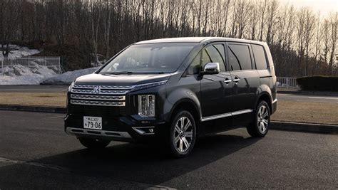 photo of Mitsubishi Van car production