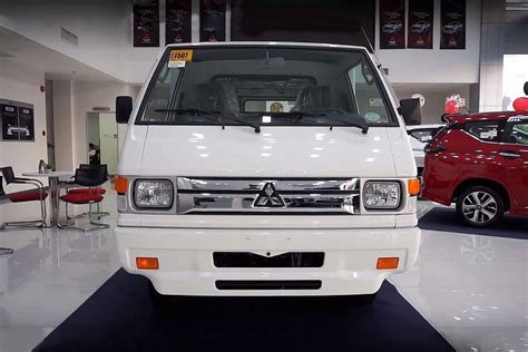 Mitsubishi Van photo