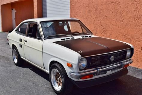 Nissan 210 photo