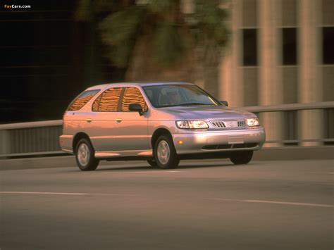 Nissan Altra