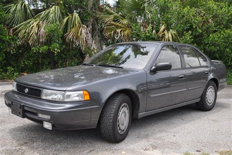 Nissan Maxima 1993 photo