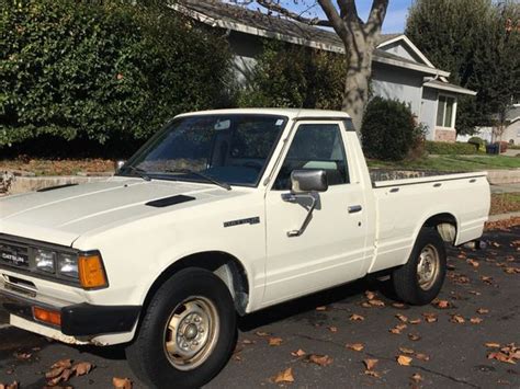 Nissan Nissan truck 1981 photo