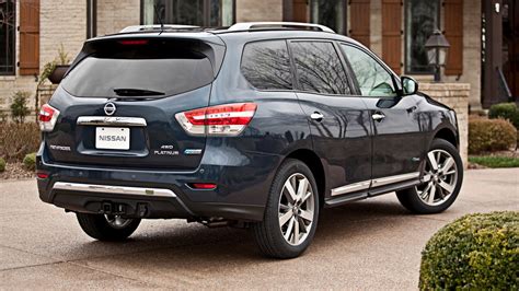 Nissan Pathfinder hybrid photo