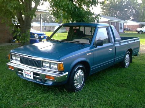 Nissan Pickup 1984 photo