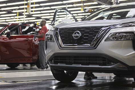 photo of Nissan Rogue car production