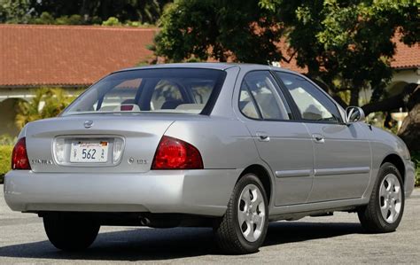 Nissan Sentra 2004 photo