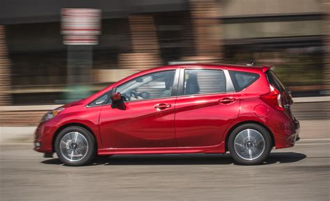 Nissan Versa note 2018 photo