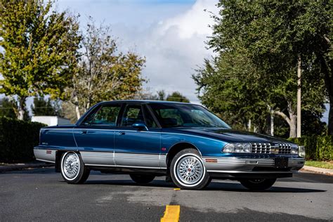 Oldsmobile 98 1993 photo