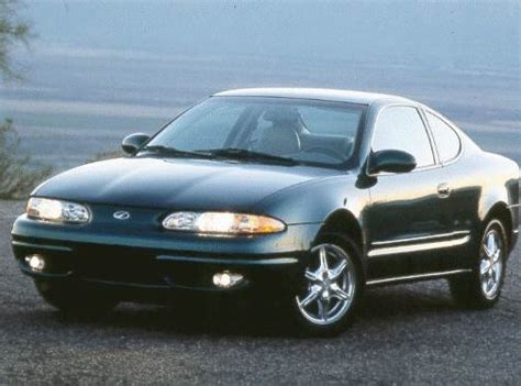 Oldsmobile Alero 1999 photo