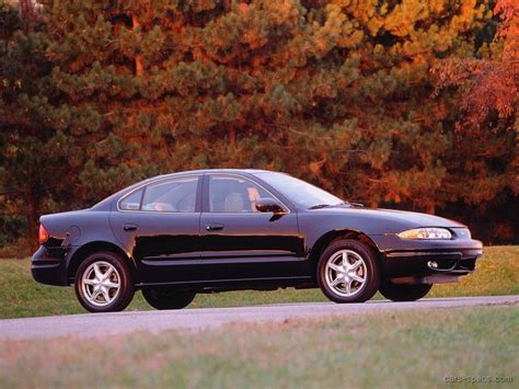 Oldsmobile Alero 2002 photo