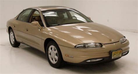 Oldsmobile Aurora 1998 photo