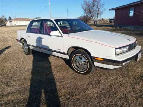 Oldsmobile Calais 1988 photo