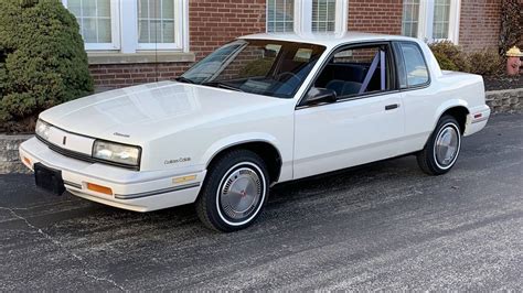 Oldsmobile Calais 1990 photo