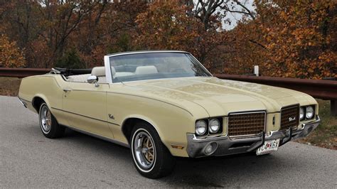 Oldsmobile Cutlass supreme photo