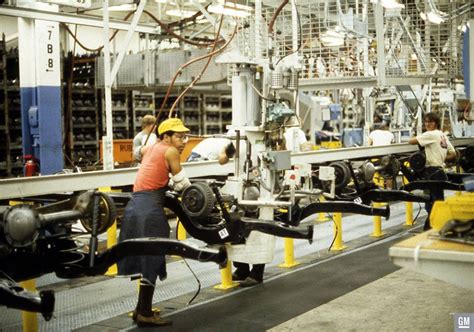 photo of Oldsmobile Cutlass car production